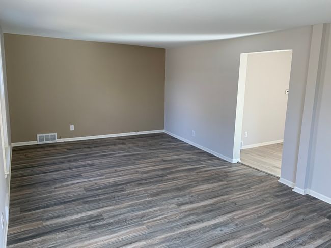 16727 Dixie Hwy, House other with 2 bedrooms, 1 bathrooms and 2 parking in Hazel Crest IL | Image 8