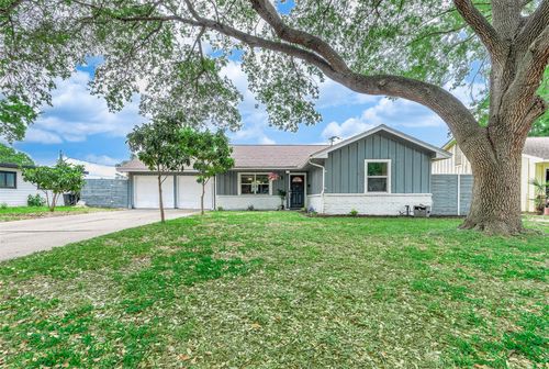 7230 Edgemoor Dr, Houston, TX, 77074-3437 | Card Image