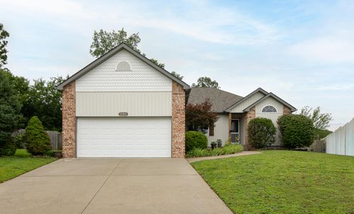 230 W Abbi Ln, Bolivar, MO, 65613-2896 | Card Image