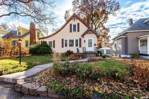 2811 E 18th St, Davenport, IA, 52803-3406 | Card Image