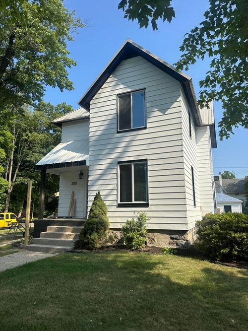 300 E Bennett St, Three Rivers, MI, 49093-1449 | Card Image