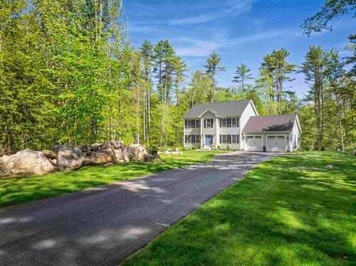 16 Stagecoach Rd, Barrington, NH, 03825-7447 | Card Image