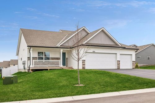 8261 Saddle Trl, Woodbury, MN, 55129-5705 | Card Image