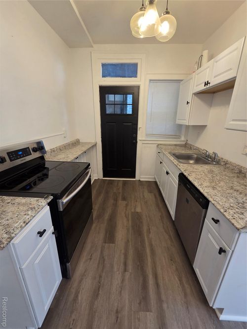 apt-202-1533 Ash St, Detroit, MI, 48208-2928 | Card Image