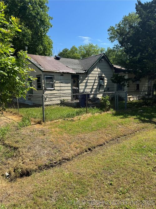 420 W 8th St, S Coffeyville, OK, 74072 | Card Image