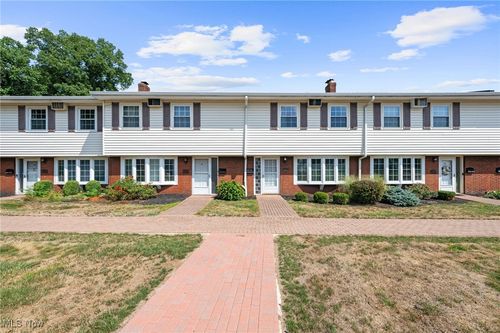 unit-11-11 Meadowlawn Dr, Mentor, OH, 44060-6262 | Card Image