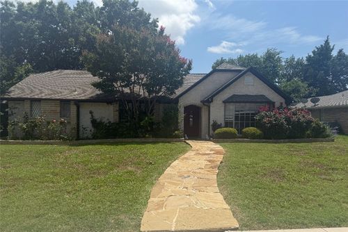 2001 Newcastle Cir, Plano, TX, 75075-3322 | Card Image