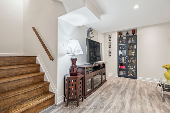 8 Louana Cres, Condo with 4 bedrooms, 4 bathrooms and 2 parking in Vaughan ON | Image 38