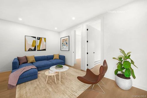 46 48th Avenue, New York, NY, 11377 | Card Image