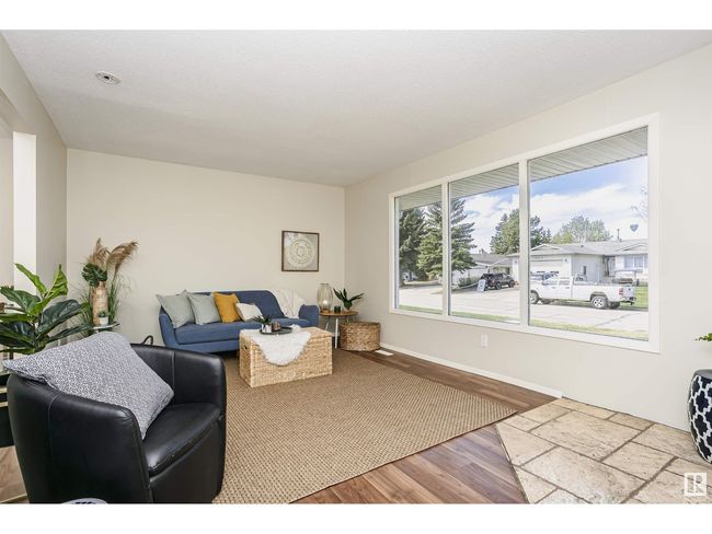 4713 51 St, House other with 3 bedrooms, 2 bathrooms and 4 parking in Legal AB | Image 5