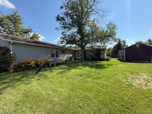 2828 Lorraine St, Marlette, MI, 48453-1042 | Card Image