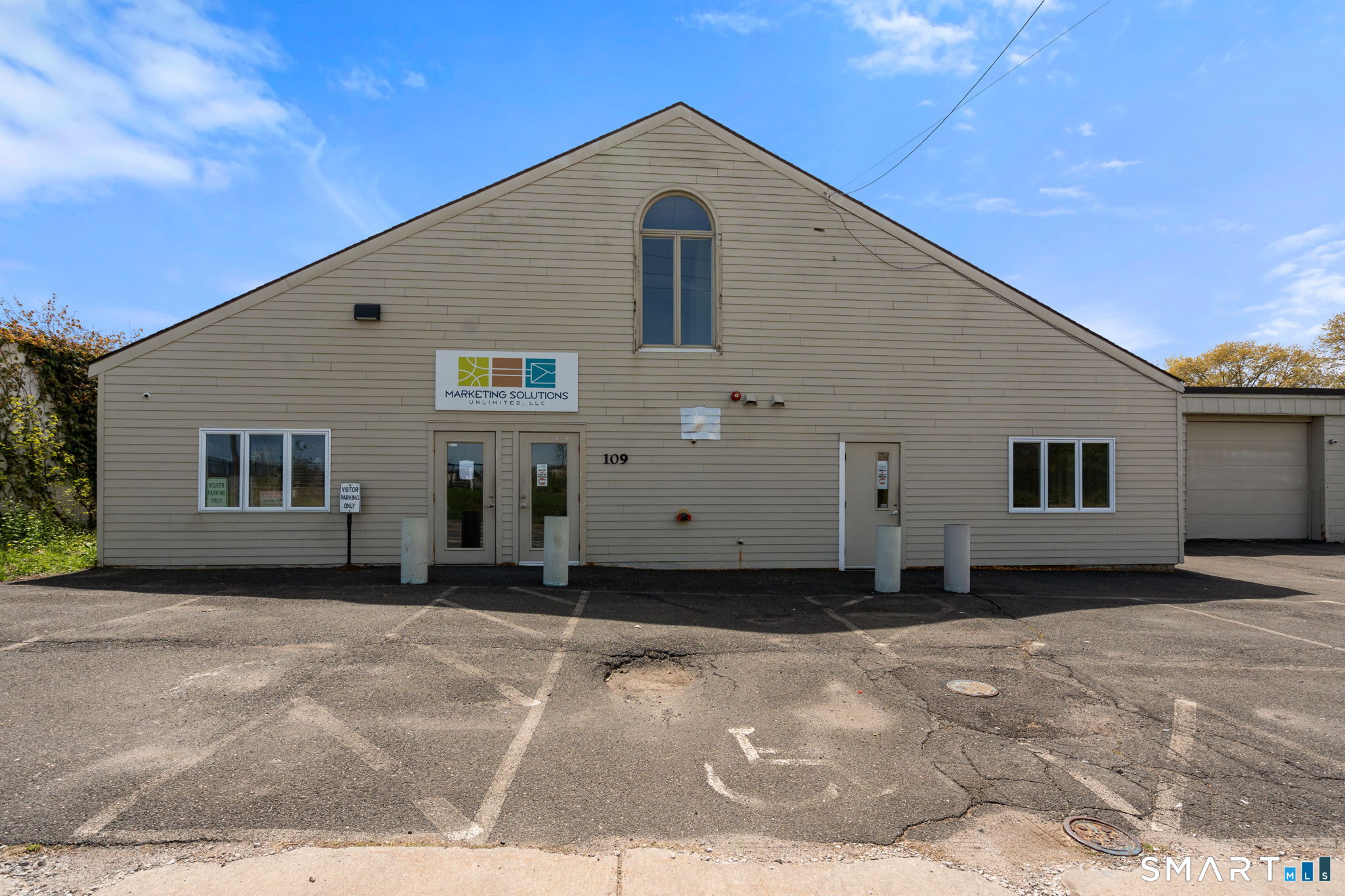 109 Talcott Rd, West Hartford, CT 06110