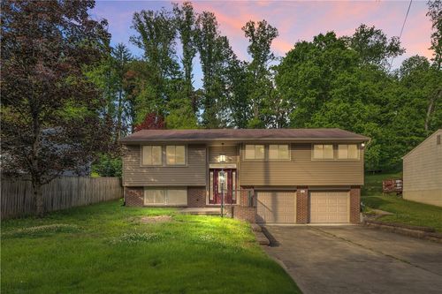721 Pine Valley Dr, Pittsburgh, PA, 15239-2825 | Card Image