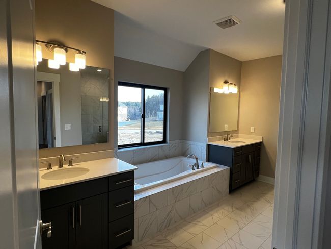 Primary bathroom | Image 23