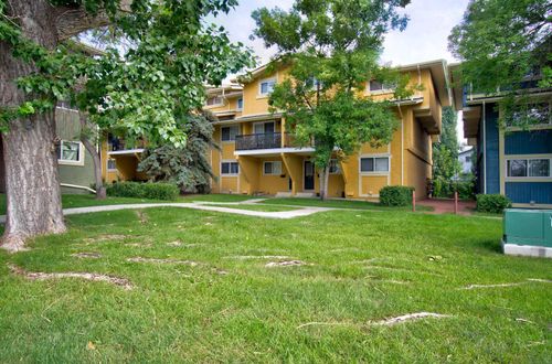 106-2200 Woodview Dr Sw, Calgary, AB, T2W3N6 | Card Image