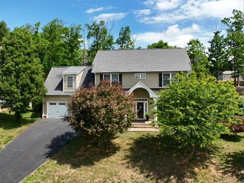 5177 Arrowhead Trl, Salem, VA, 24153-5810 | Card Image
