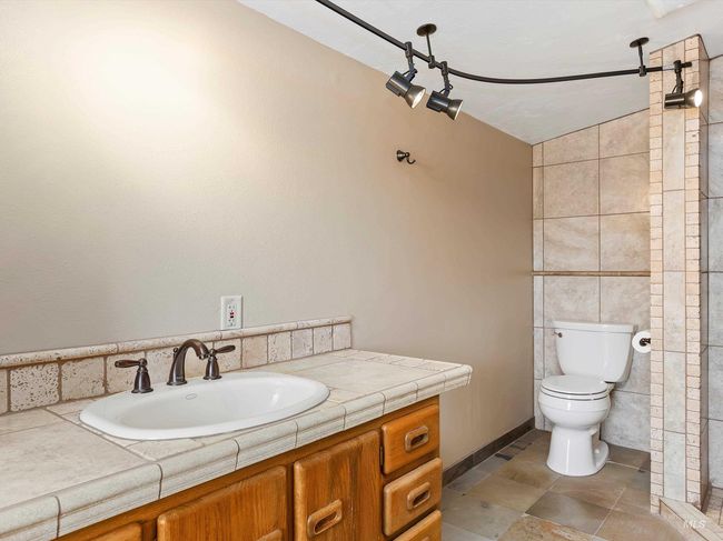 1872 E 1750 S, House other with 4 bedrooms, 3 bathrooms and 2 parking in Gooding ID | Image 31