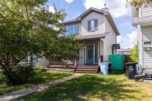 206 Smallwood Street, Fort Mcmurray, AB, T9K2J7 | Card Image