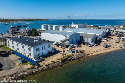 151 Beach Rd, Vineyard Haven, MA, 02568-5524 | Card Image