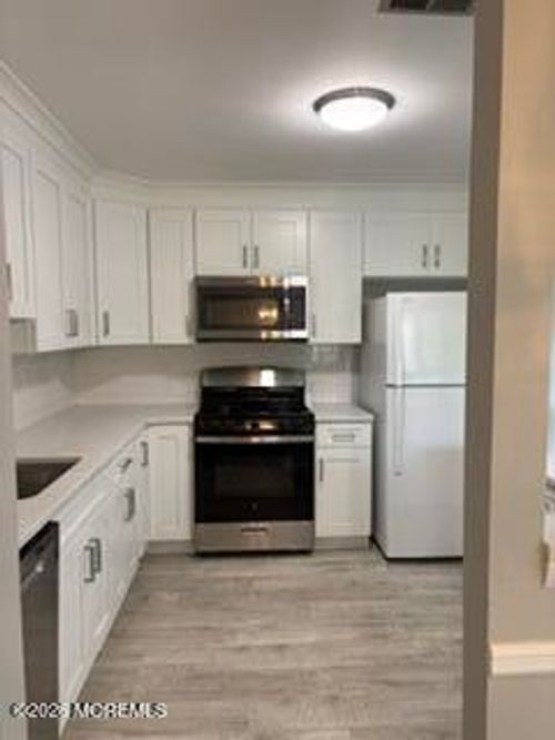 6-38 Worthington Ct, Freehold, NJ, 07728-4934 | Card Image