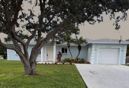 2285 Se Lucaya St, Port St. Lucie, FL, 34952-6821 | Card Image