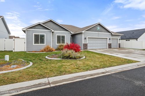 2017 S 59th Ave, Yakima, WA, 98903-2405 | Card Image