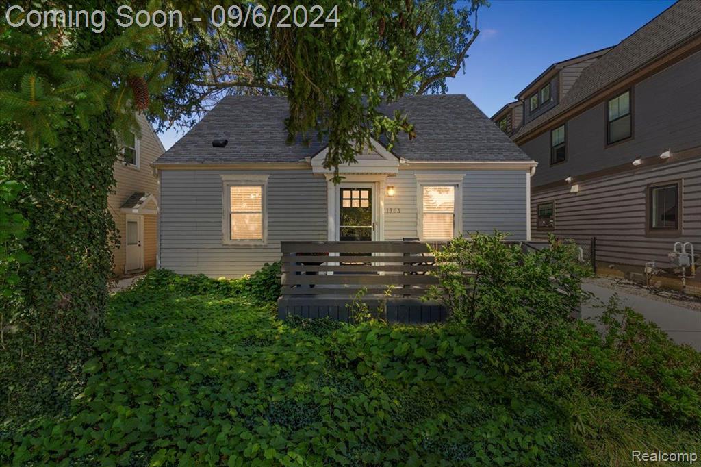Cole St, Birmingham, MI 48009