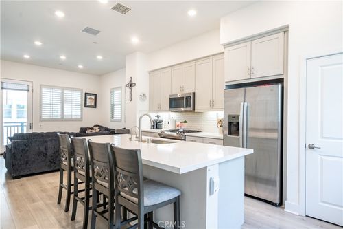 1674 W Enterprise, San Pedro, CA, 90732 | Card Image