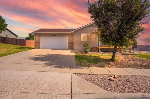 4932 Southpointe Dr, Rapid City, SD, 57701-6311 | Card Image