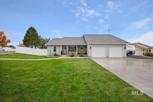 966 Milner St, Buhl, ID, 83316-1821 | Card Image