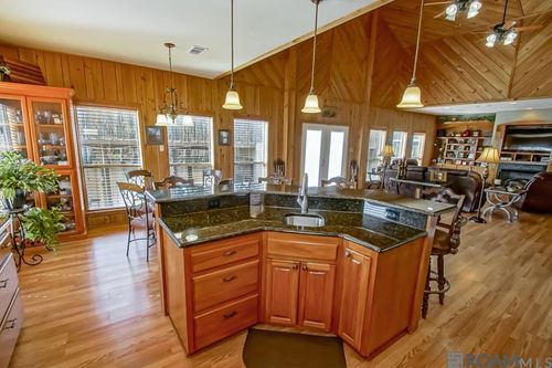 23396 Chene Blanc Ln, Maurepas, LA, 70449-3332 | Card Image