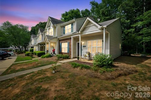 5427 Kimmerly Woods Dr, Charlotte, NC, 28215-4240 | Card Image