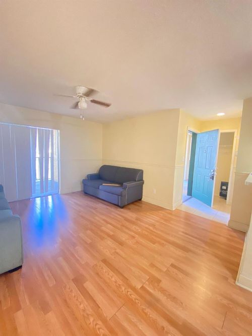 apt-423-949 Riverside Dr, Coral Springs, FL, 33071-7099 | Card Image