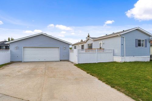 16 Karlzen Court, Whitecourt, AB, T7S1T7 | Card Image