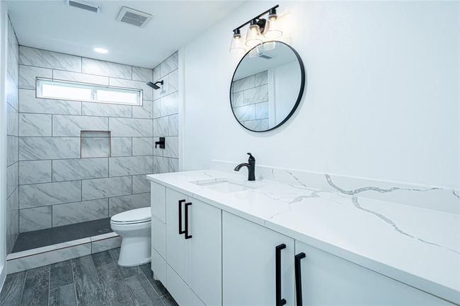 8006 17 Th Green Dr, House other with 3 bedrooms, 2 bathrooms and 2 parking in Humble TX | Image 20