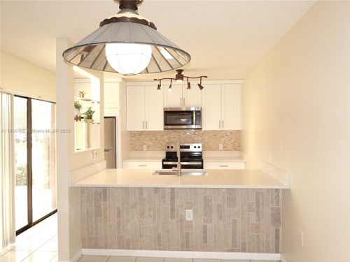 4226 42nd Way, West Palm Beach, FL, 33407-6833 | Card Image