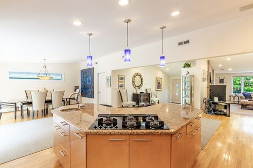 16 Leonard Rd, Sharon, MA, 02067-2416 | Card Image