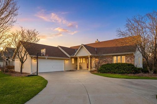 6180 S Preston Lane, New Berlin, WI, 53151 | Card Image