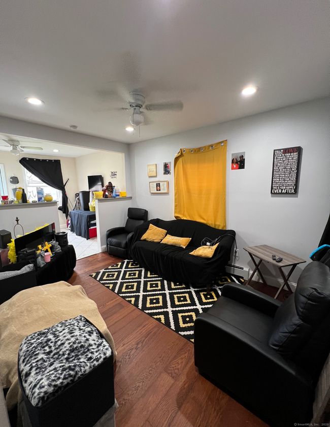 2 - 982 Dixwell Ave, Home with 3 bedrooms, 1 bathrooms and null parking in Hamden CT | Image 4