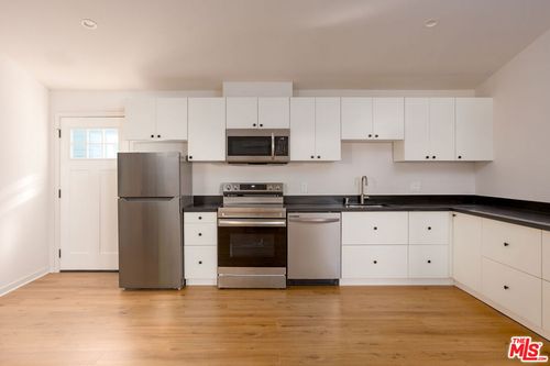 b-126 Franklin Court, Glendale, CA, 91205 | Card Image