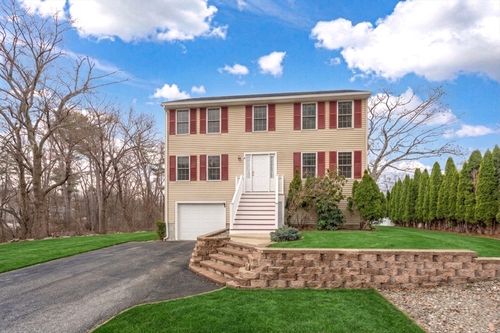 3 Lee St, Wilmington, MA, 01887-1826 | Card Image