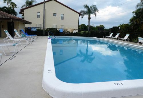 102-7069 Golf Colony Ct, Lake Worth, FL, 33467-3976 | Card Image
