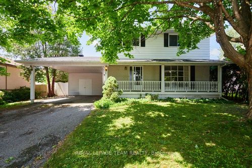 16 Keewatin Cres, Nepean, ON, K2E6Z1 | Card Image