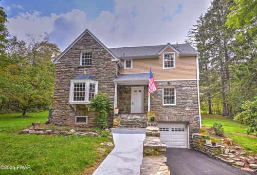 735 Main St, Newfoundland, PA, 18445-5209 | Card Image