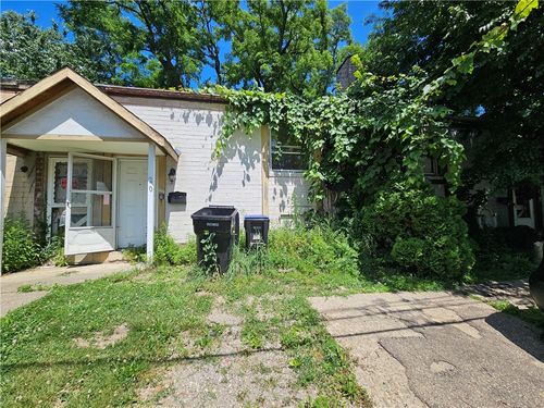 200 Juniper Dr, Coraopolis, PA, 15108-1321 | Card Image