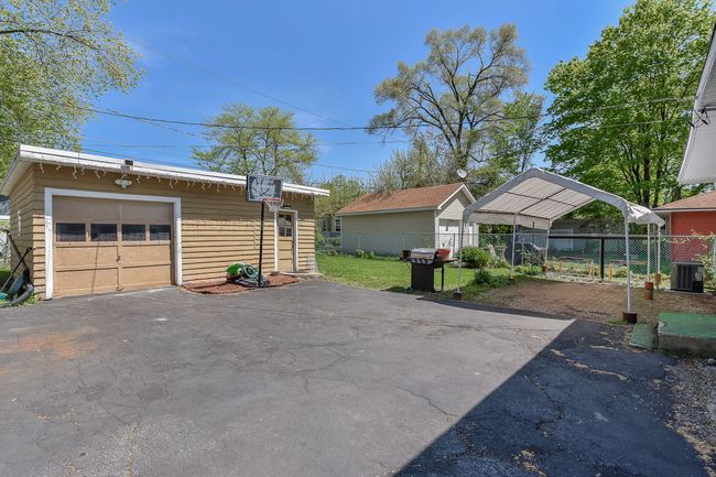 601 Division St, Home with 2 bedrooms, 1 bathrooms and null parking in St. Charles IL | Image 11