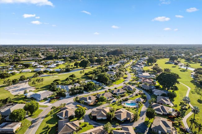 102 Villa Cir, Condo with 2 bedrooms, 2 bathrooms and null parking in Atlantis FL | Image 40