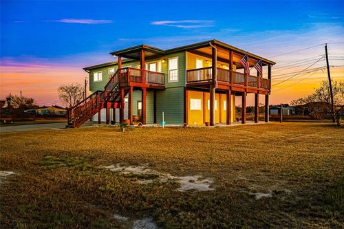 367 Royal Oak Ln, Rockport, TX, 78382-9266 | Card Image