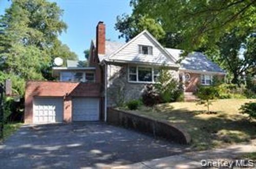 622 James St, Pelham, NY, 10803-2620 | Card Image