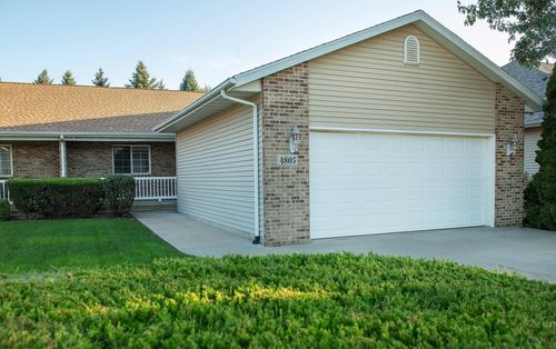 4805 Briarwood Drive, Cedar Falls, IA, 50613 | Card Image